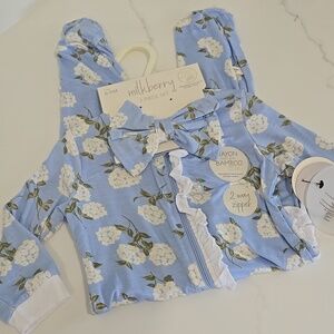 Milkberry 2 Piece Set Hydrangea Blue And White Footed Infant Romper NEW